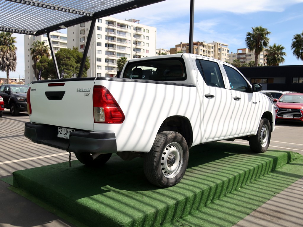 Toyota Hilux 2.4 Dx 4x2 Mt año 2021