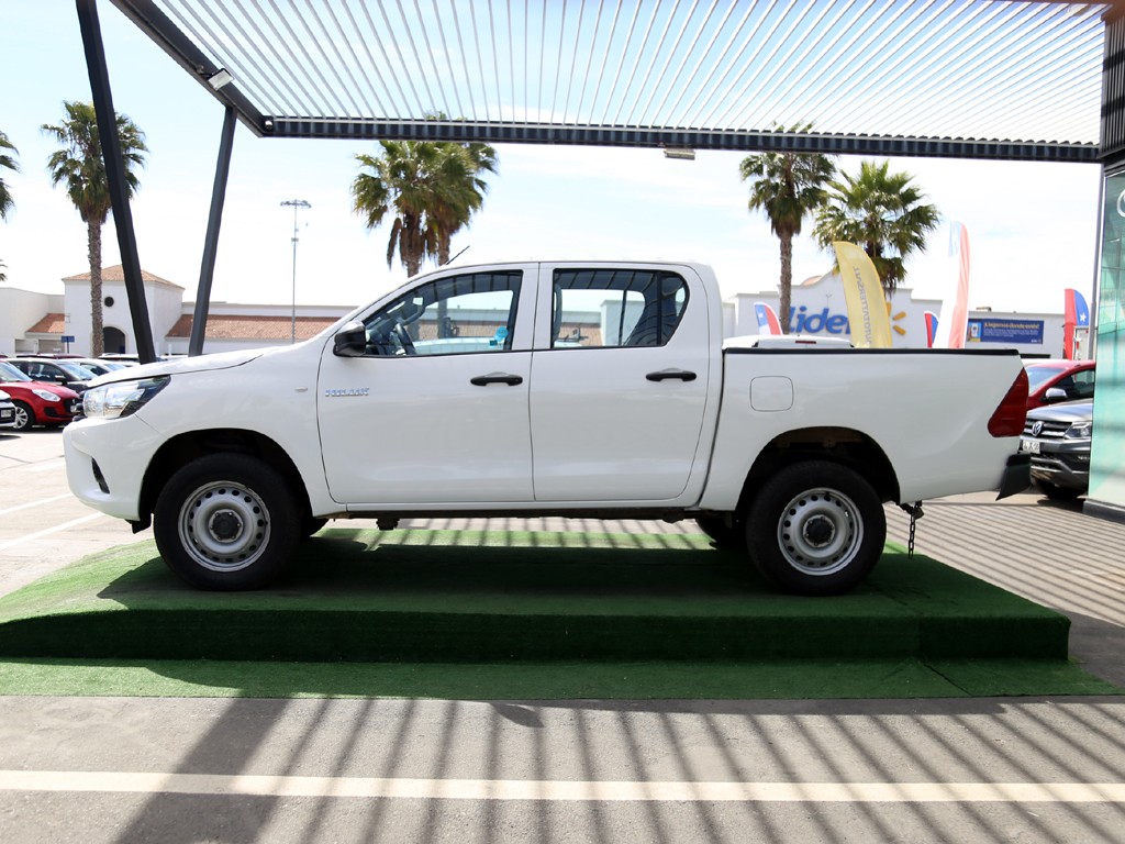 Toyota Hilux 2.4 Dx 4x2 Mt año 2021