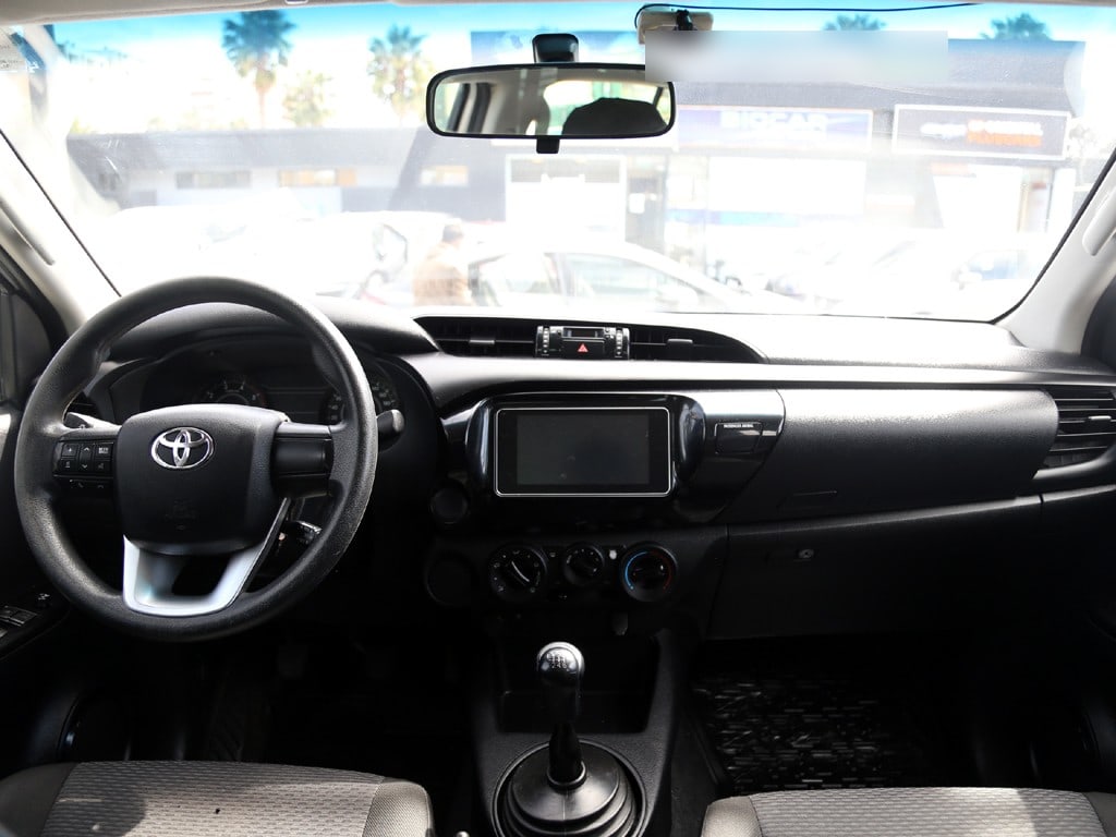 Toyota Hilux 2.4 Dx 4x2 Mt año 2021