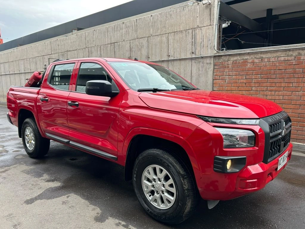 Mitsubishi L200 Katana Xrt 4x4 2.4 año 2025