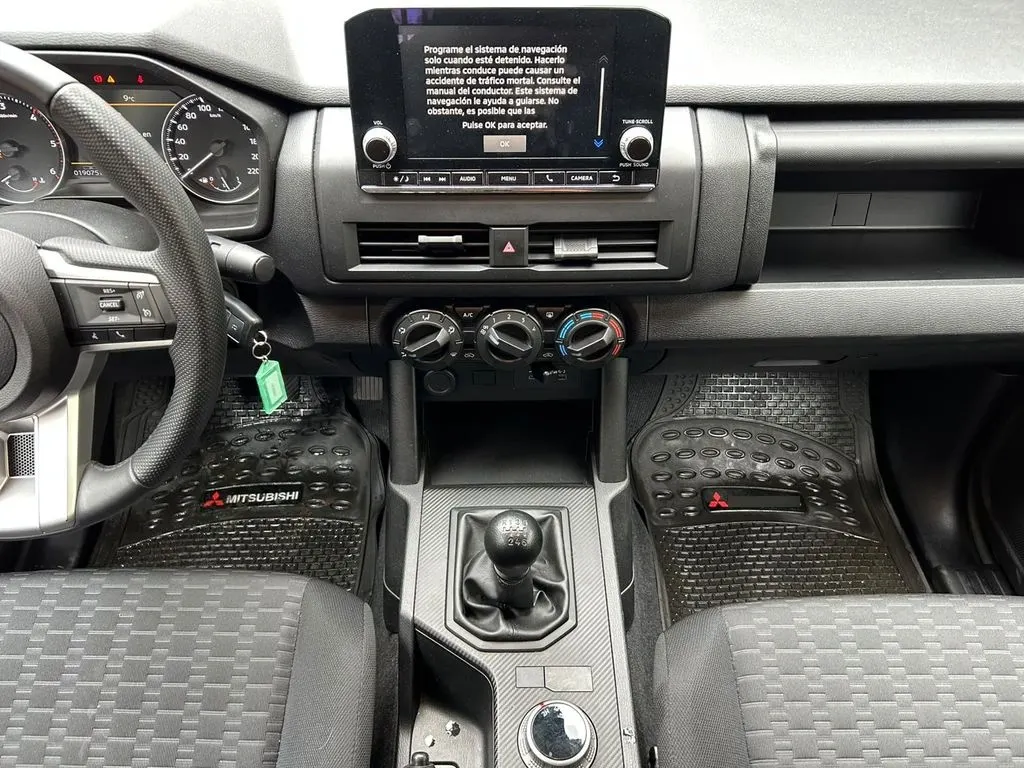 Mitsubishi L200 Katana Xrt 4x4 2.4 año 2025