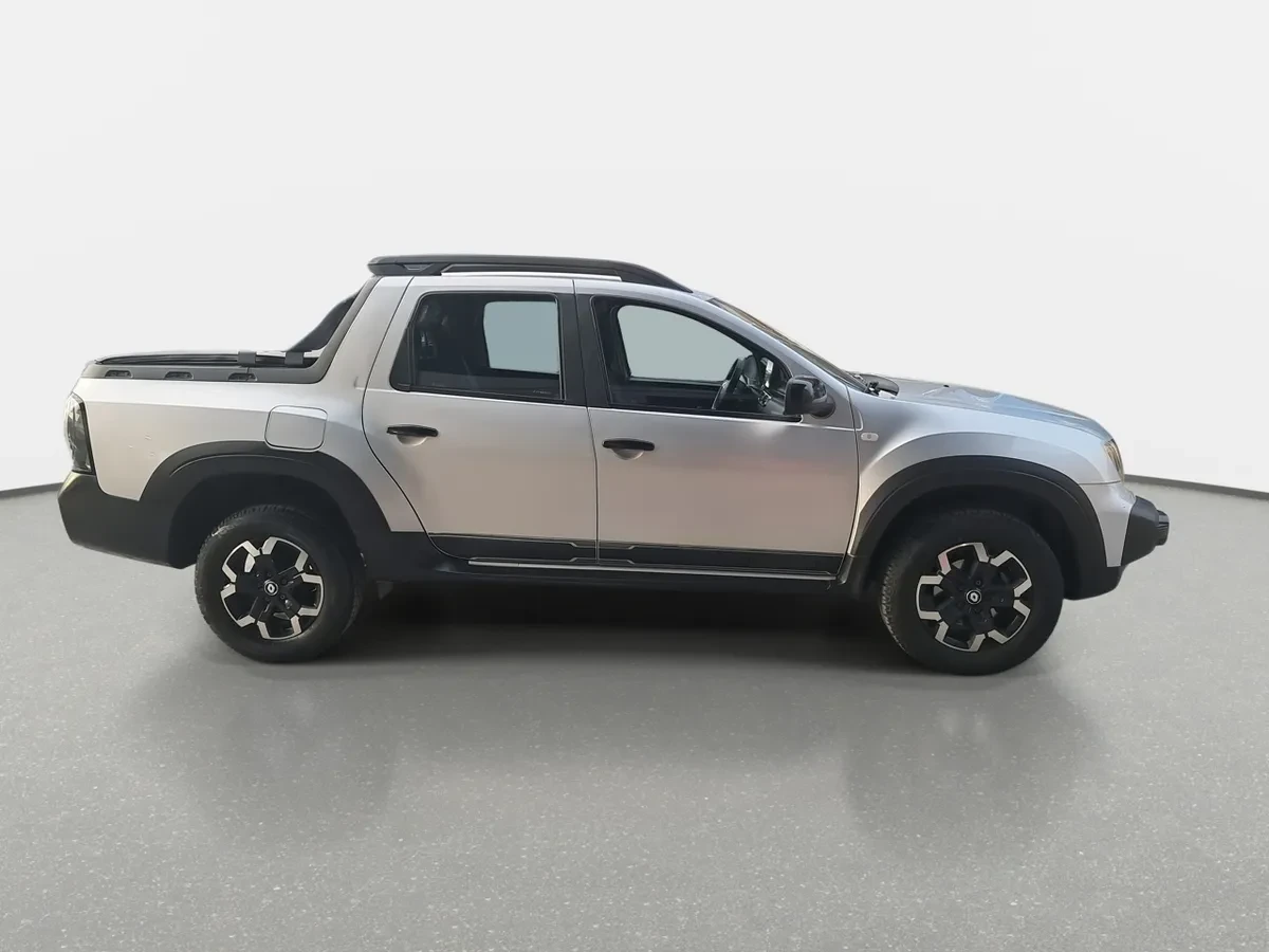 Renault Oroch 1.3 Intens Outsider Dob. Cab. 4x2 At 4p año 2023