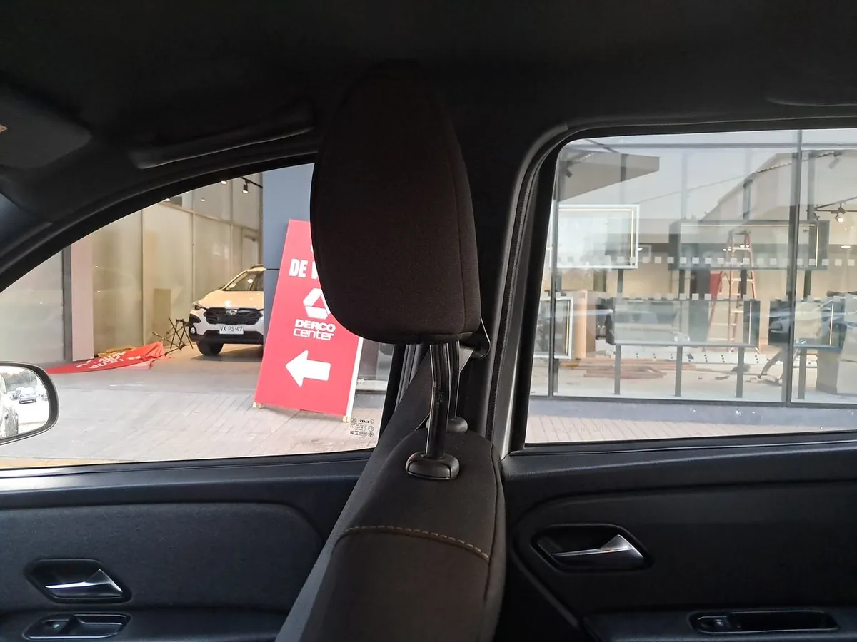 Renault Oroch 1.3 Intens Outsider Dob. Cab. 4x2 At 4p año 2023