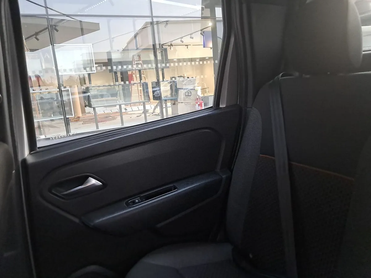 Renault Oroch 1.3 Intens Outsider Dob. Cab. 4x2 At 4p año 2023