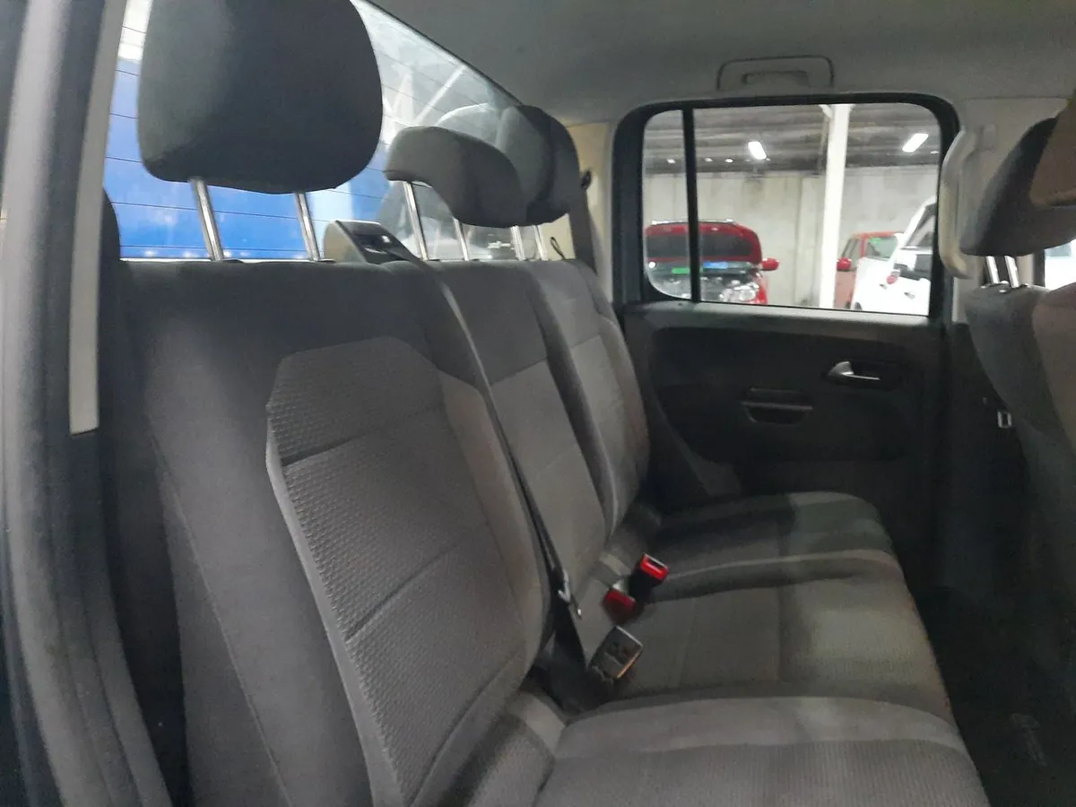 Volkswagen Amarok 2.0 Comfortline Diesel Dob. Cab. 4x2 Mt 4p año 2020