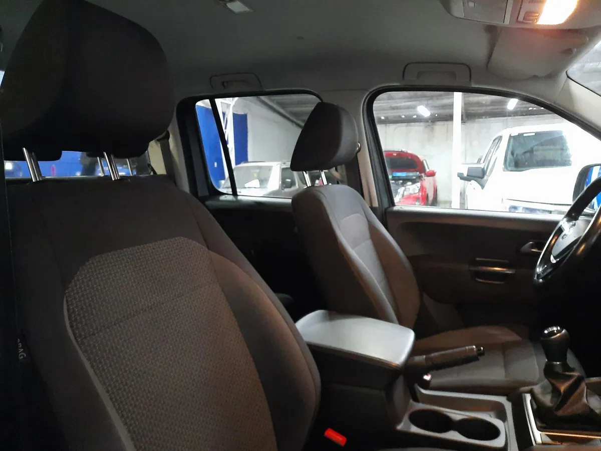 Volkswagen Amarok 2.0 Comfortline Diesel Dob. Cab. 4x2 Mt 4p año 2020