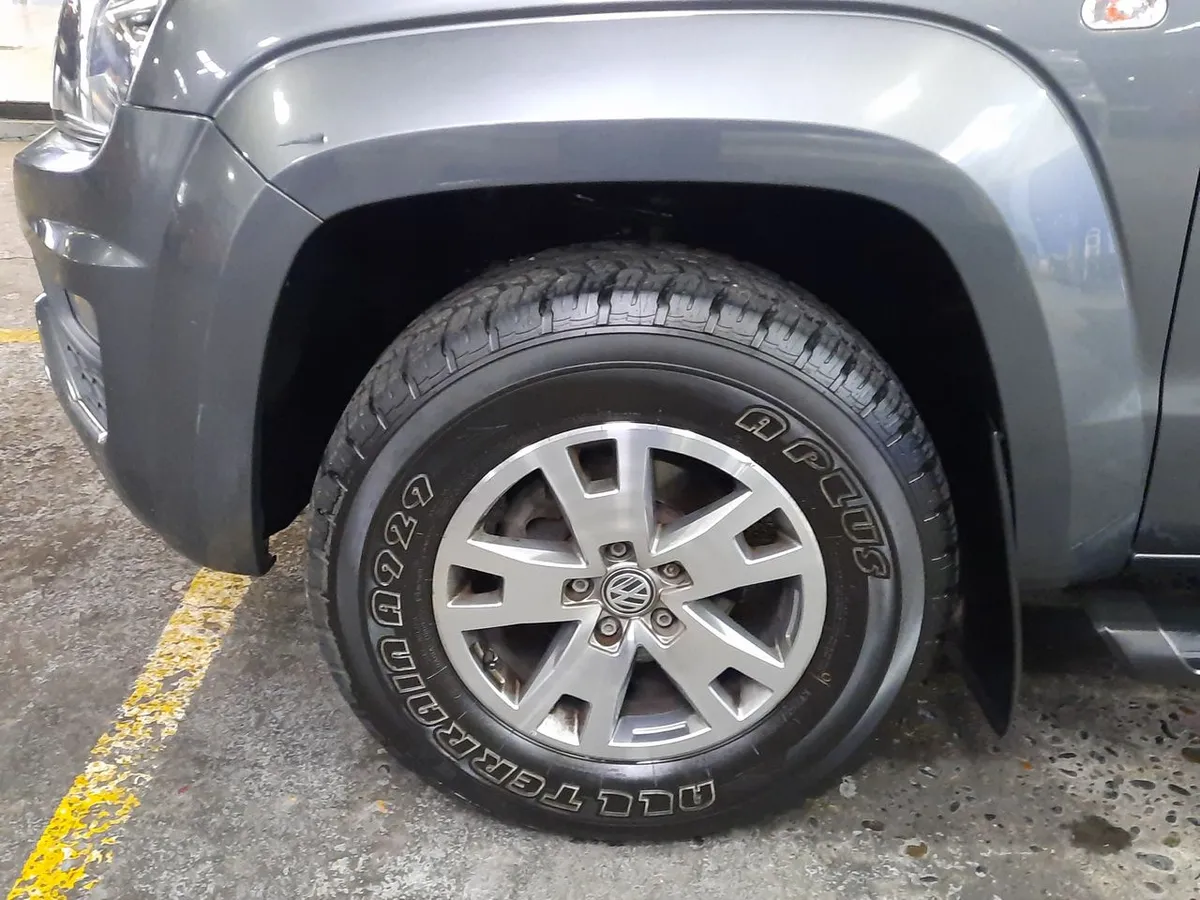 Volkswagen Amarok 2.0 Comfortline Diesel Dob. Cab. 4x2 Mt 4p año 2020