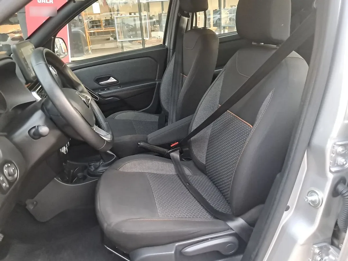 Renault Oroch 1.3 Intens Outsider Dob. Cab. 4x2 At 4p año 2023