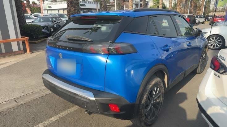 Peugeot 2008 1.5 Active Bluehdi 100 Diesel 4x2 Mt 5p año 2022