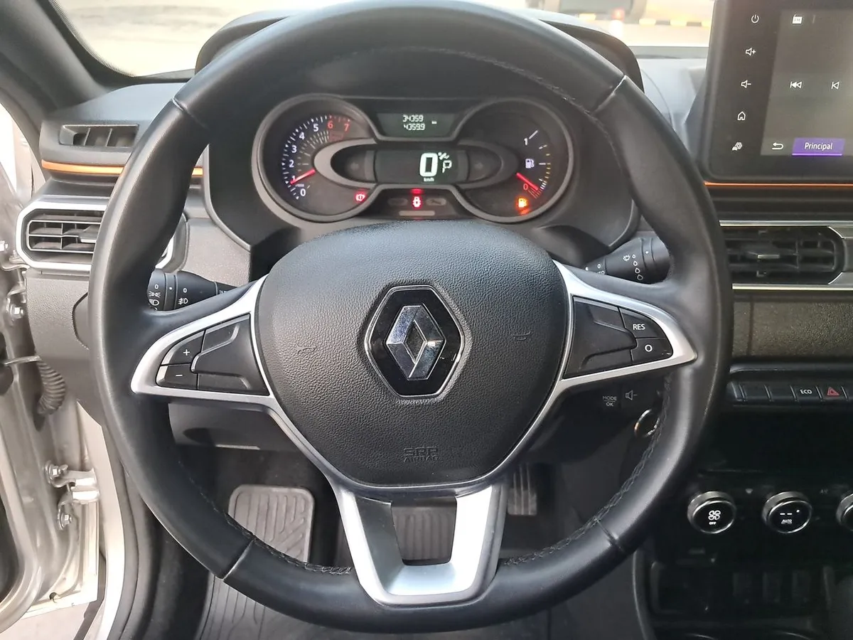 Renault Oroch 1.3 Intens Outsider Dob. Cab. 4x2 At 4p año 2023