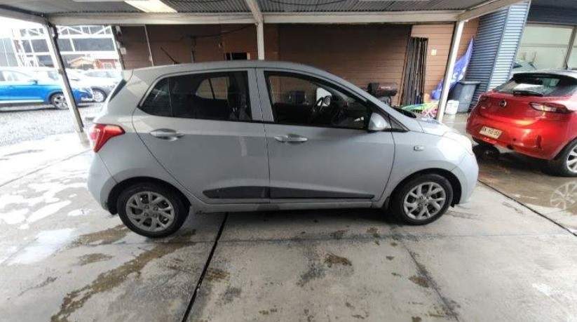 Hyundai Grand I10 1.2 Gls 4x2 Hb Ac 2ab Mt 5p año 2020