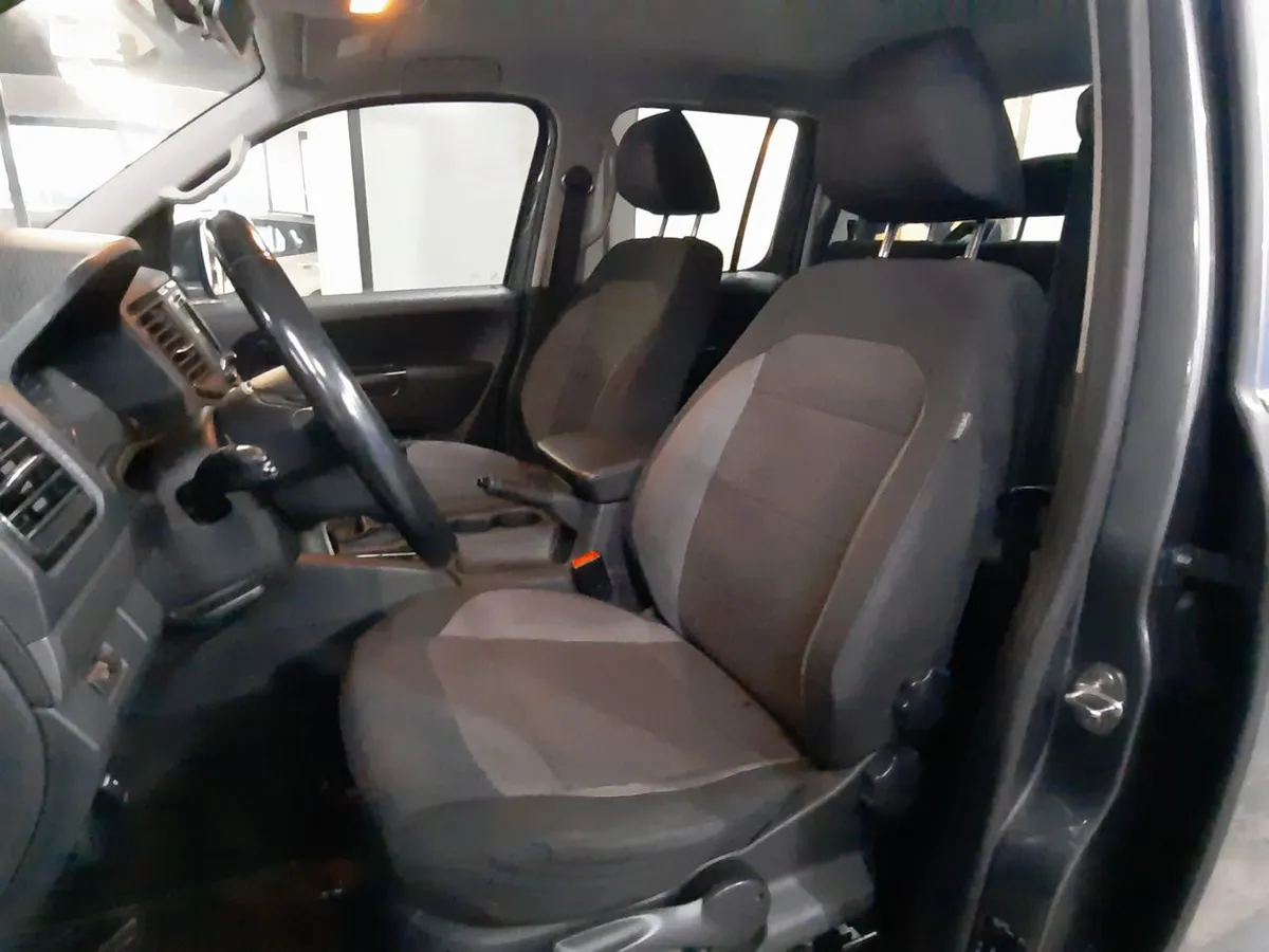 Volkswagen Amarok 2.0 Comfortline Diesel Dob. Cab. 4x2 Mt 4p año 2020