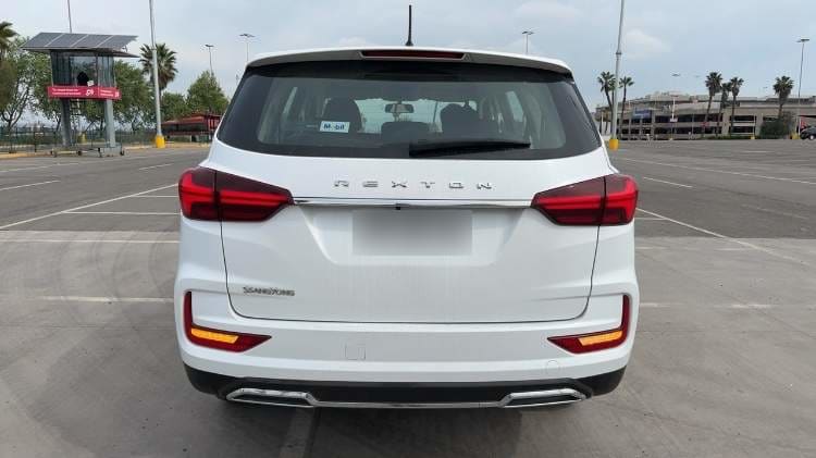 Ssangyong Rexton 2.0t Lx 4x2 6ab 6mt 5p año 2023