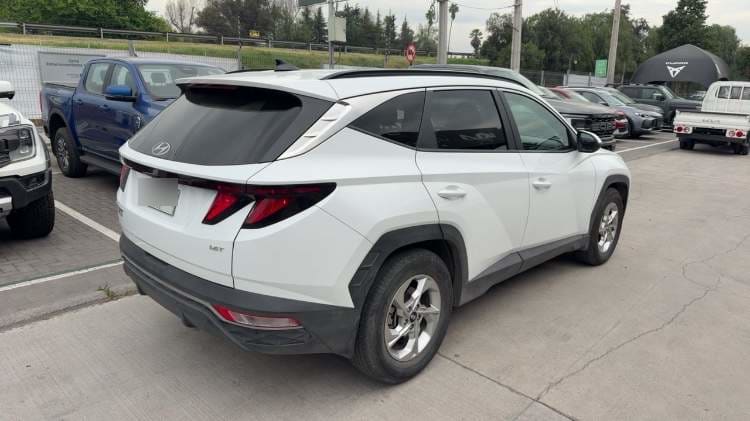 Hyundai Tucson 1.6 Nx4 Plus 2wd At 5p año 2023