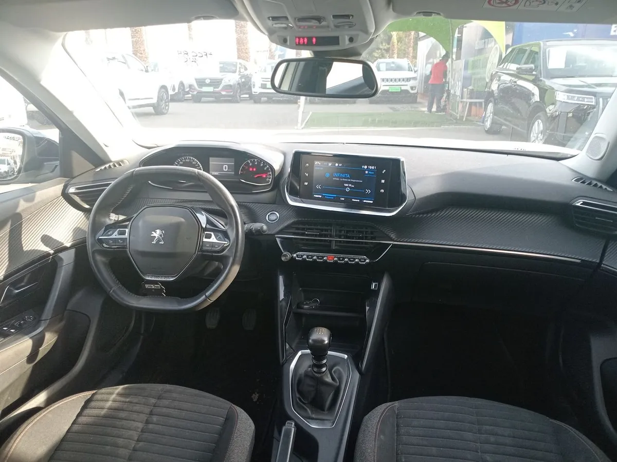 Peugeot 2008 1.2 Active Pack Puretech 130 4x2 Mt 5p año 2024