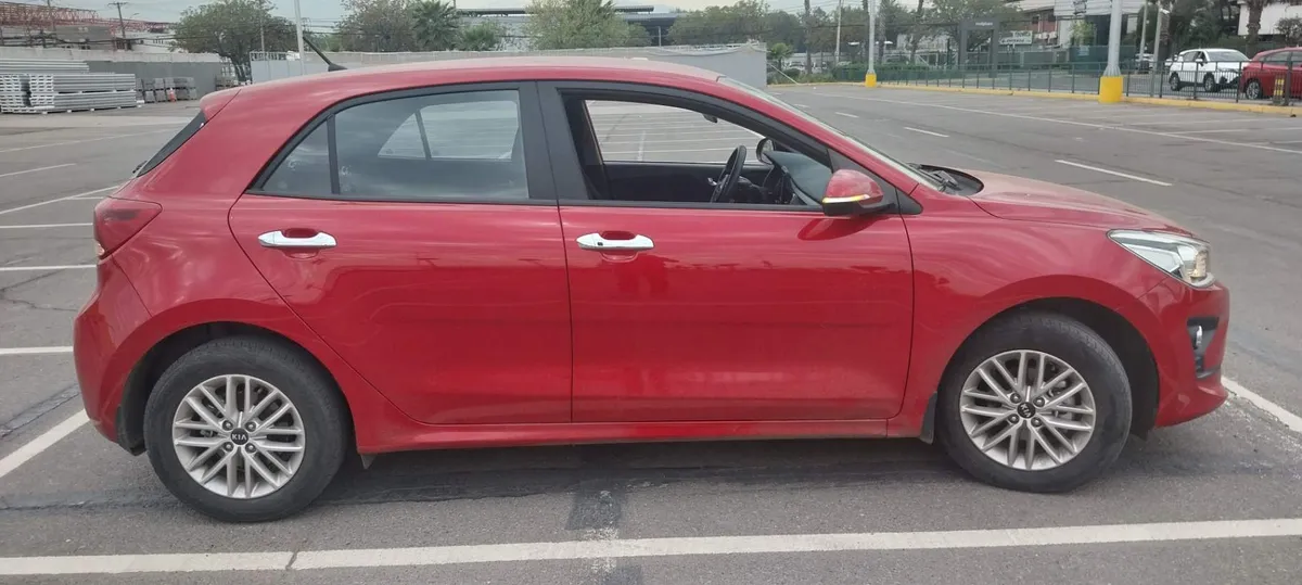 Kia Rio 5 1.4 Ex Full 4x2 Hb Ci 6mt 5p año 2022
