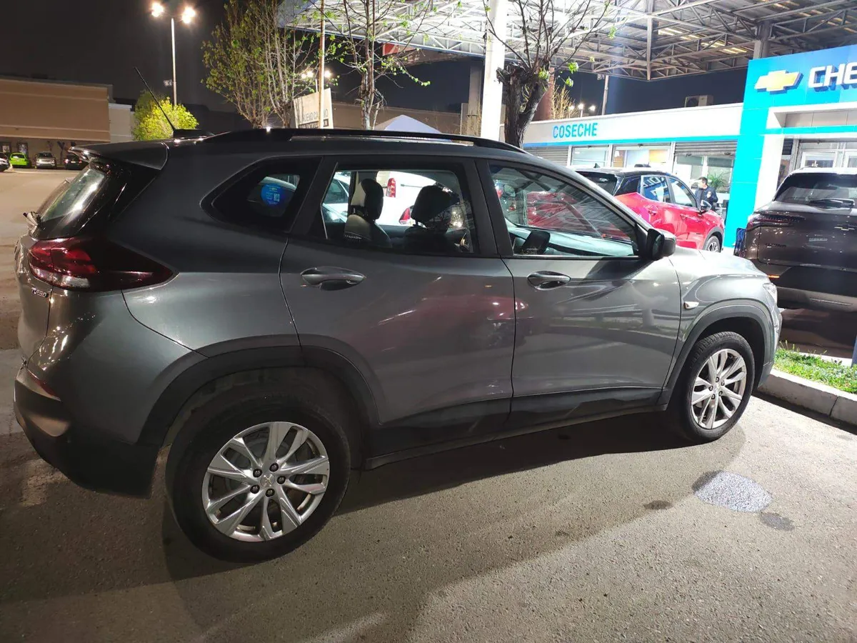 Chevrolet Tracker 1.2t Ltz R 4x2 At 5p año 2024