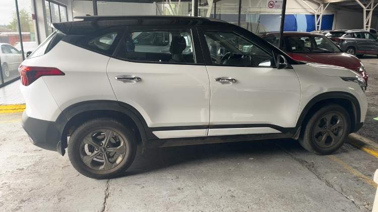 Kia Seltos 1.6 Ex Full 4x2 6mt 5p año 2022