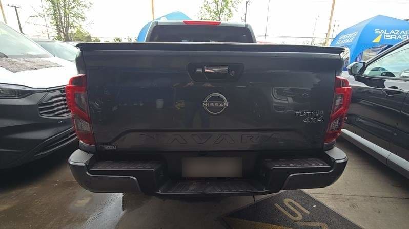 Nissan Navara 2.3d Platinum Diesel 4x4 Dob.cab. Mt 4p año 2023