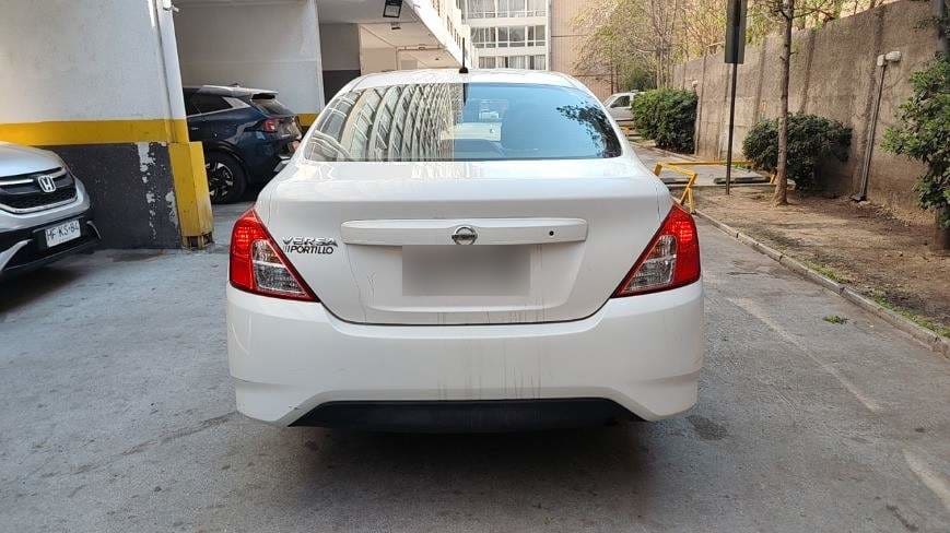 Nissan Versa 1.6 Advance 4x2 Mt 4p año 2019