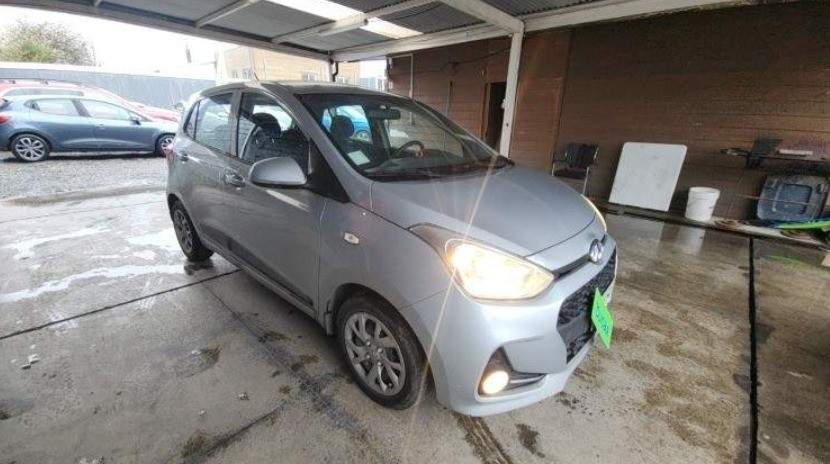 Hyundai Grand I10 1.2 Gls 4x2 Hb Ac 2ab Mt 5p año 2020