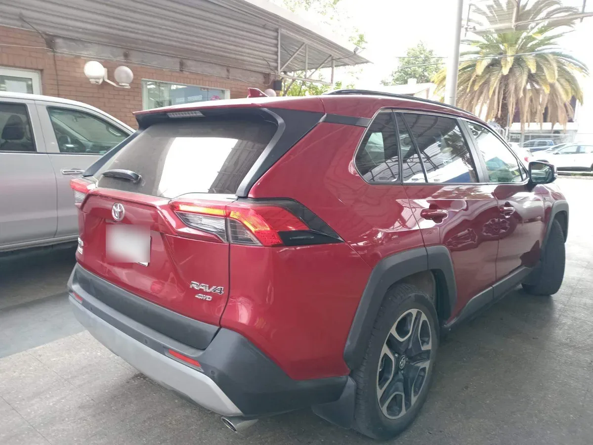 Toyota Rav 4 2.5 Adventure 4x4 At 5p año 2020
