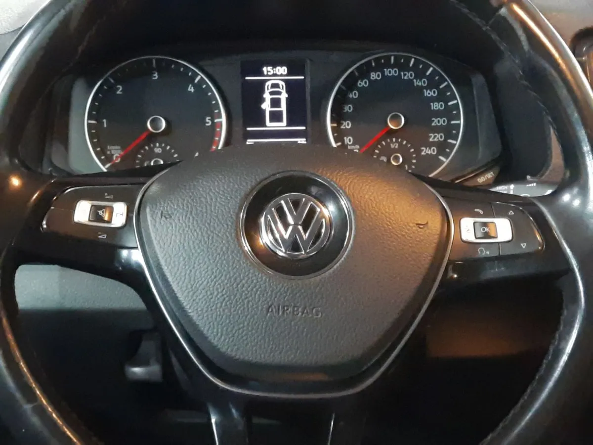 Volkswagen Amarok 2.0 Comfortline Diesel Dob. Cab. 4x2 Mt 4p año 2020