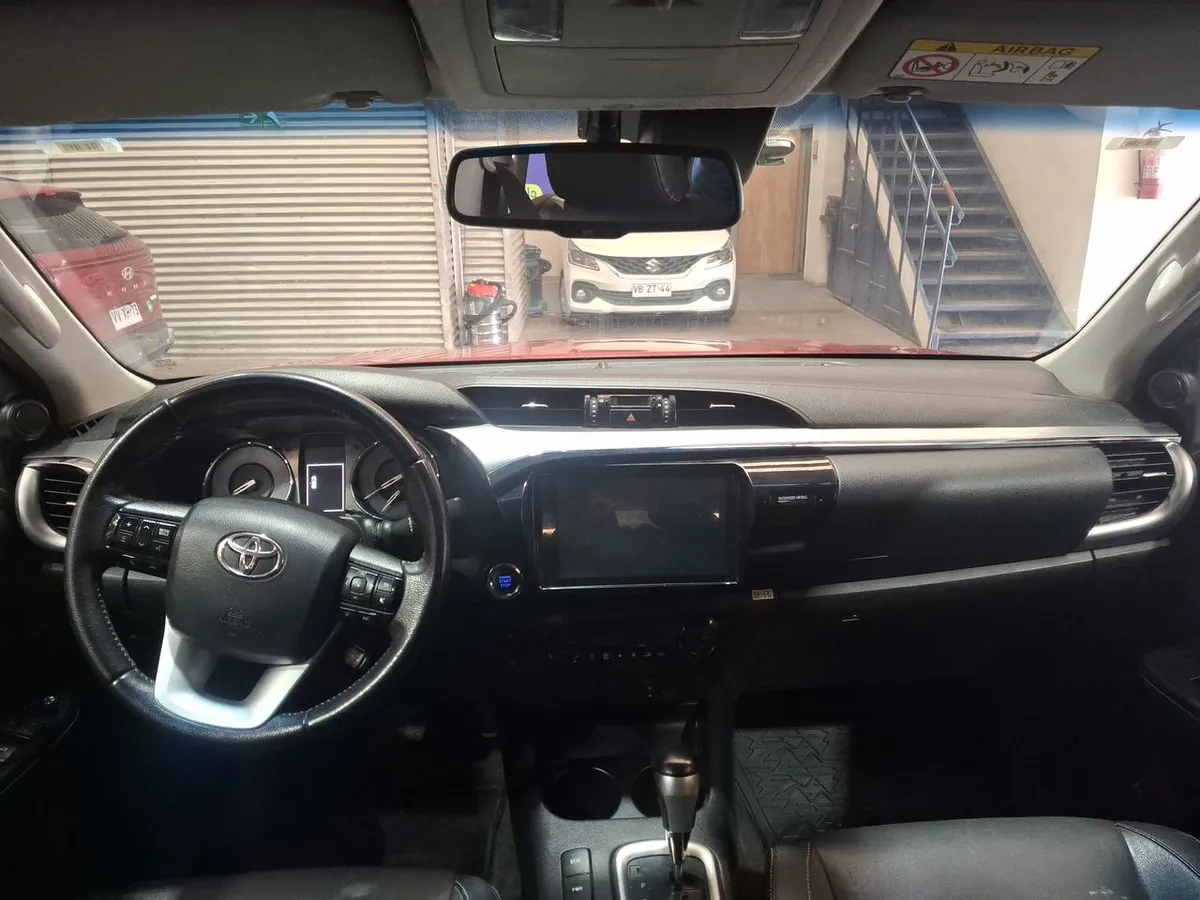 Toyota Hilux 2.8 Srv Diesel 4x4 Dob. Cab. At 4p año 2024