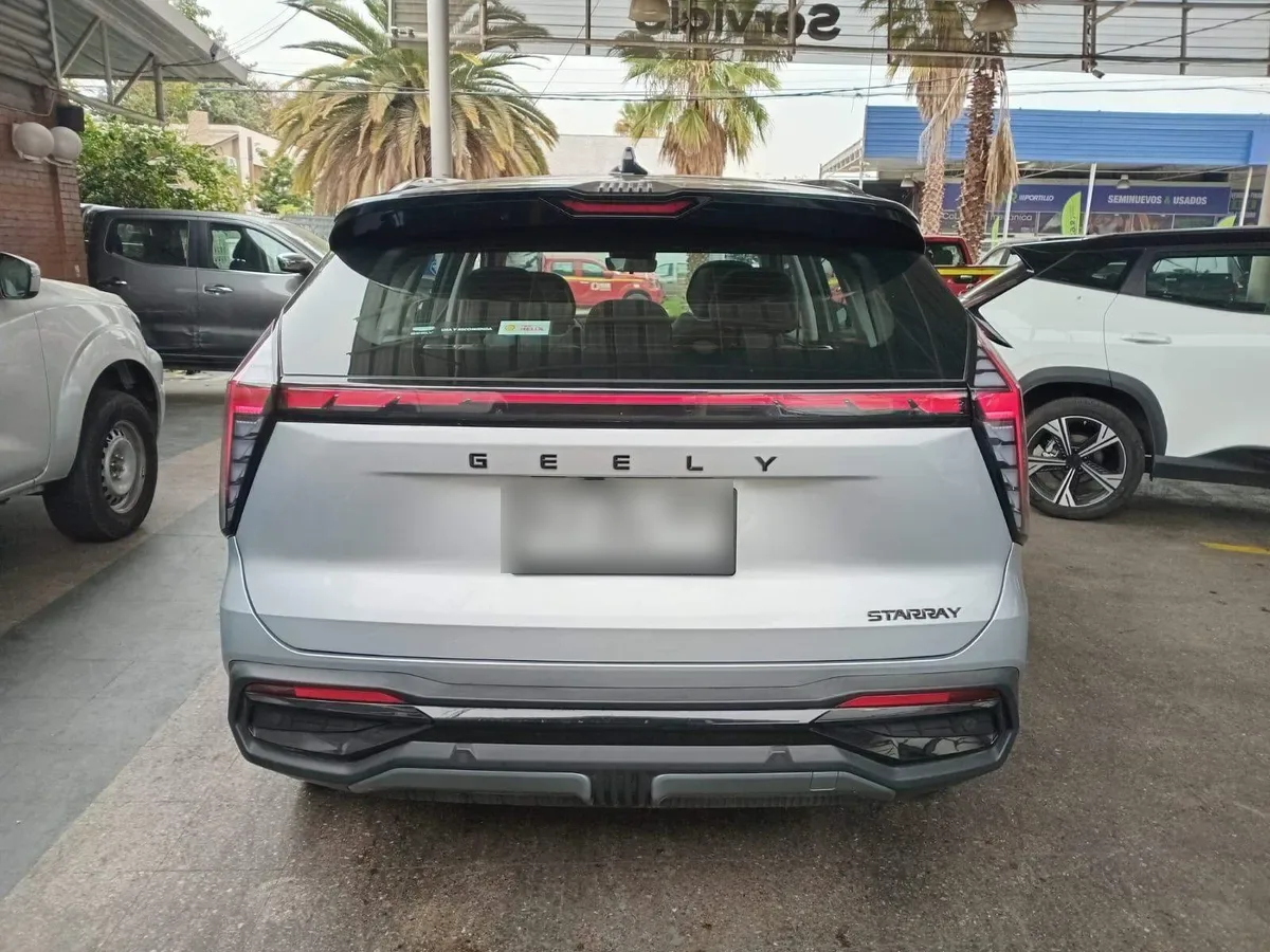 Geely New Okavango 2.0 Signature 2wd At 5p año 2026