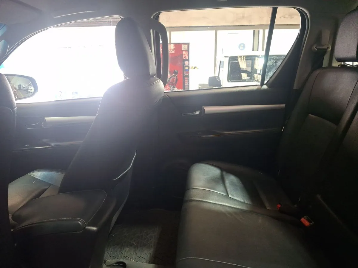 Toyota Hilux 2.8 Srv Diesel 4x4 Dob. Cab. At 4p año 2024