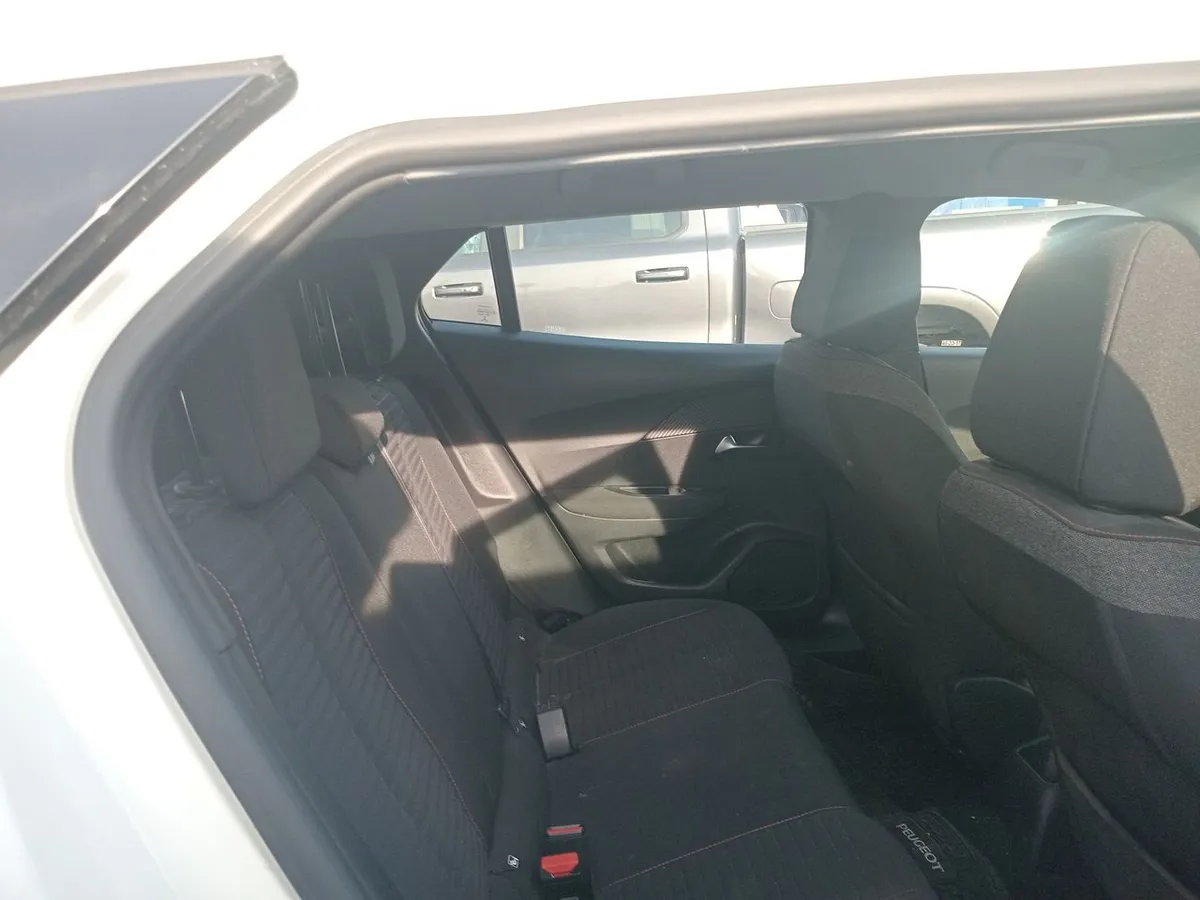 Peugeot 2008 1.2 Active Pack Puretech 130 4x2 Mt 5p año 2024