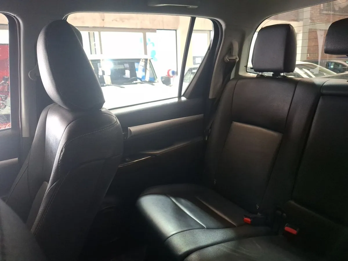 Toyota Hilux 2.8 Srv Diesel 4x4 Dob. Cab. At 4p año 2024