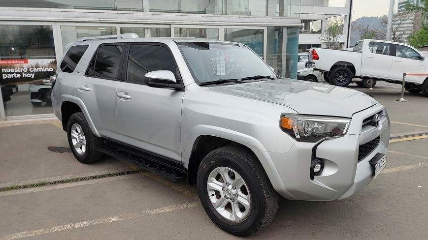Toyota 4runner 4.0 Sr5 Connected Euro V 4x4 At 5p año 2023