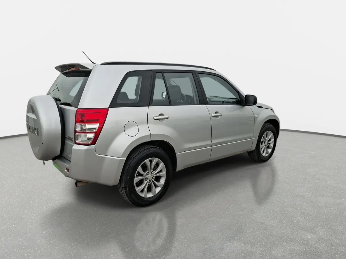Suzuki Grand Nomade 2.4 Glx Se 2wd At 5p año 2019
