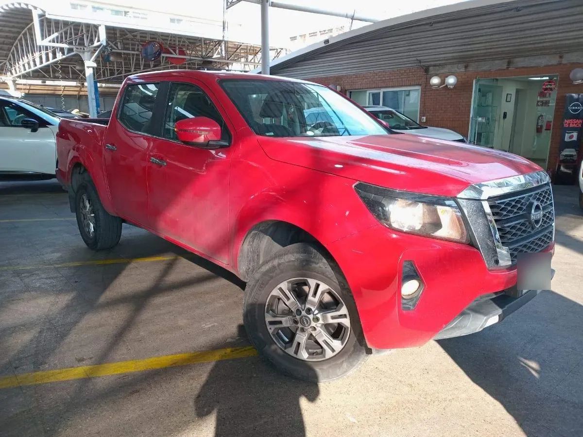 Nissan Navara 2.3d Xe Diesel 4x2 Dob.cab. Mt 4p año 2024