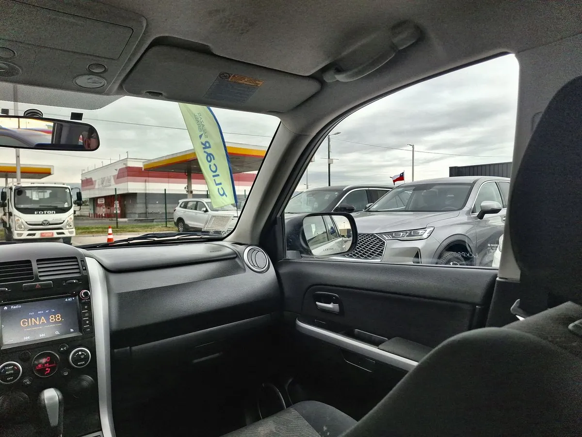 Suzuki Grand Nomade 2.4 Glx Se 2wd At 5p año 2019