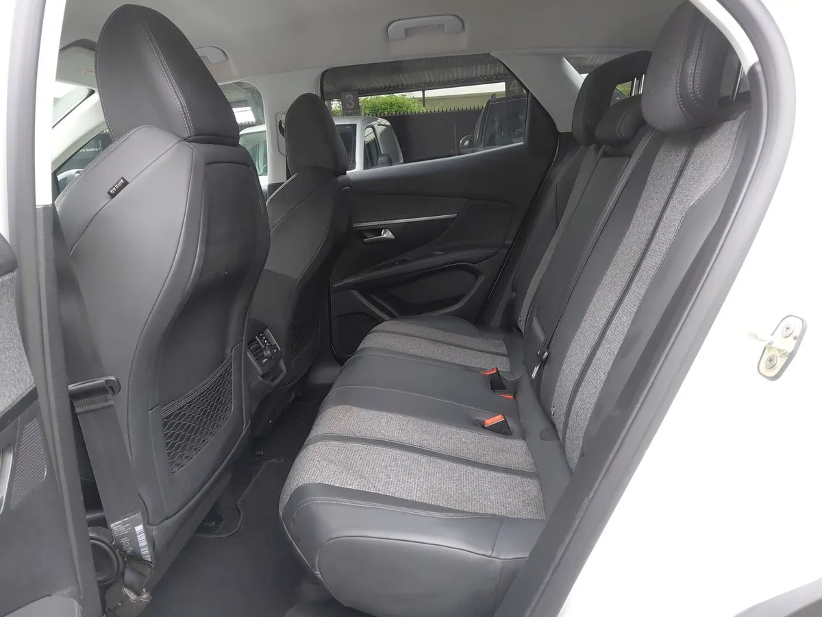 Peugeot 3008 1.6 Allure Blue-Hdi Diesel 4x2 120hp Eat6 5p año 2018