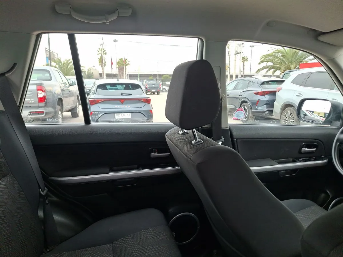 Suzuki Grand Nomade 2.4 Glx Se 2wd At 5p año 2019