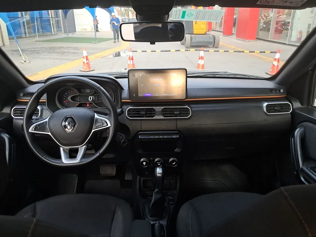 Renault Oroch 1.3 Intens Outsider Dob. Cab. 4x2 At 4p año 2023