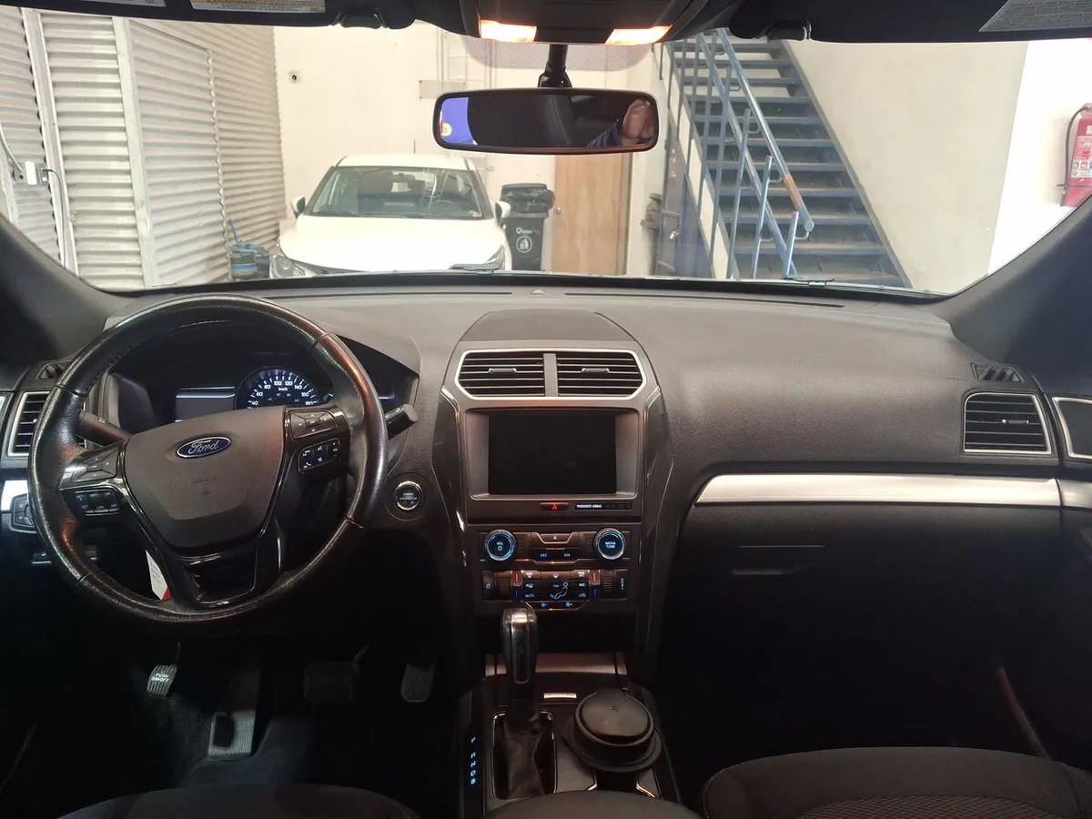 Ford Explorer 3.5 Xlt 4x2 3 Corridas At 5p año 2017