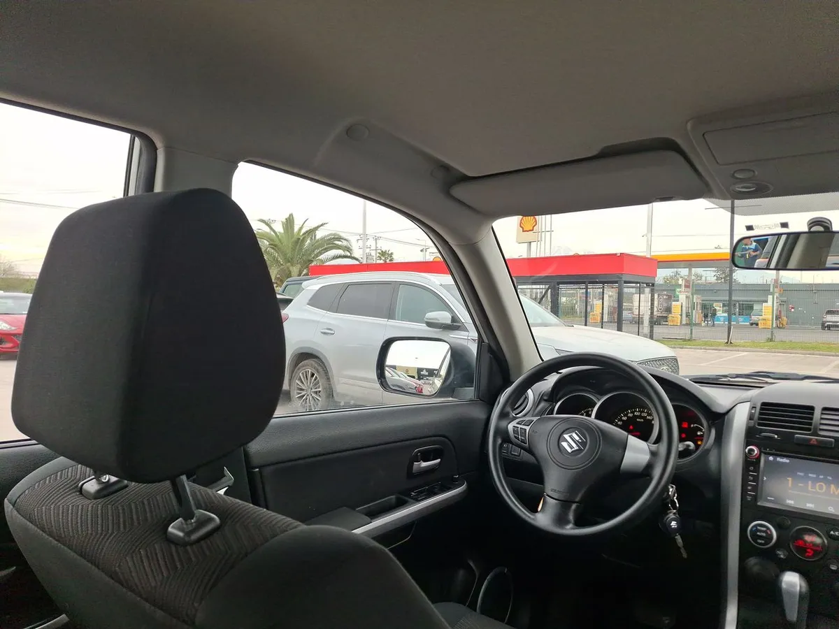 Suzuki Grand Nomade 2.4 Glx Se 2wd At 5p año 2019