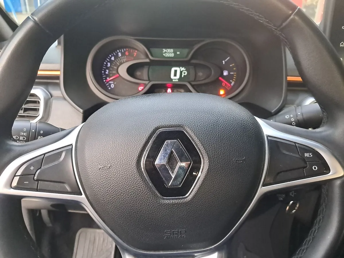 Renault Oroch 1.3 Intens Outsider Dob. Cab. 4x2 At 4p año 2023