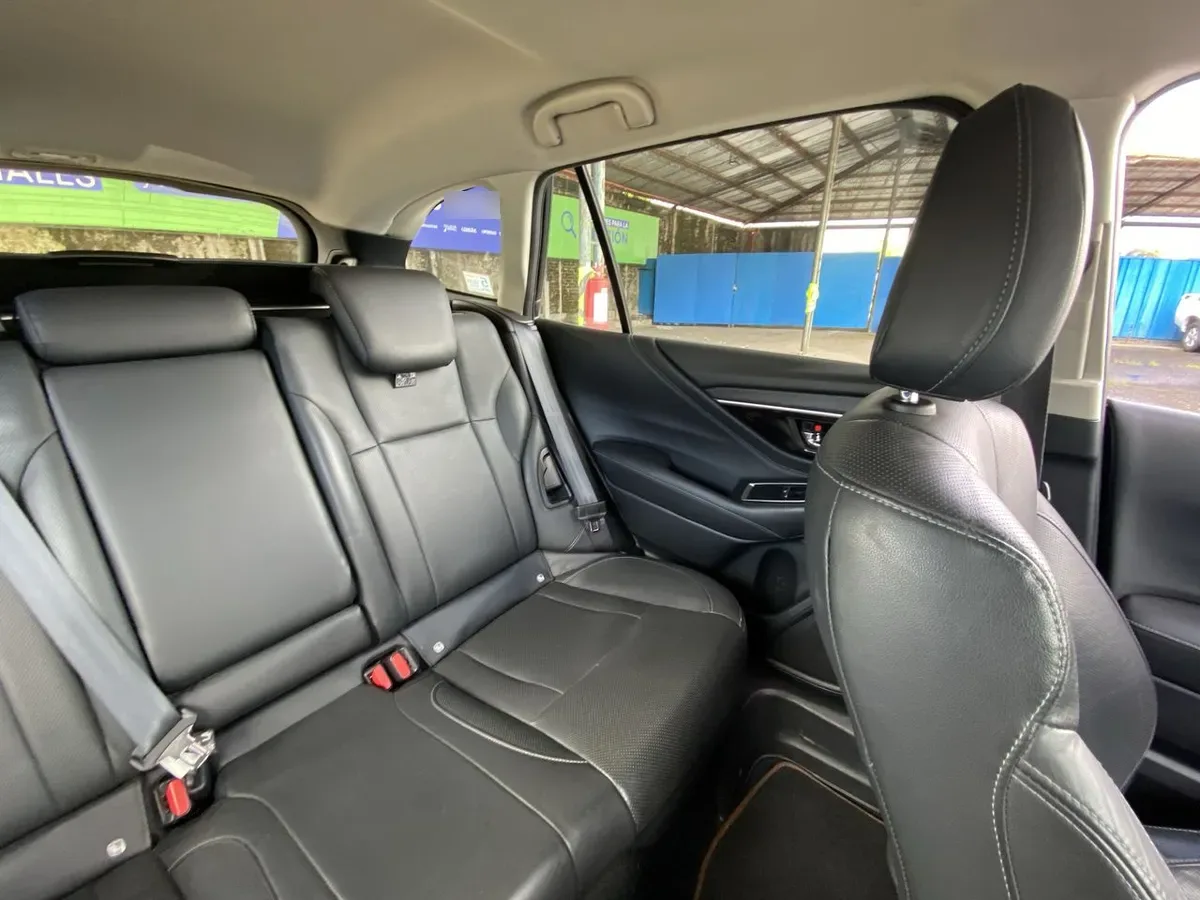 Subaru Outback 2.5i Touring Awd Cvt At 5p año 2022