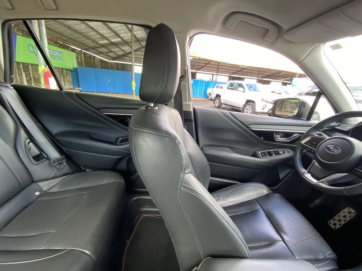 Subaru Outback 2.5i Touring Awd Cvt At 5p año 2022