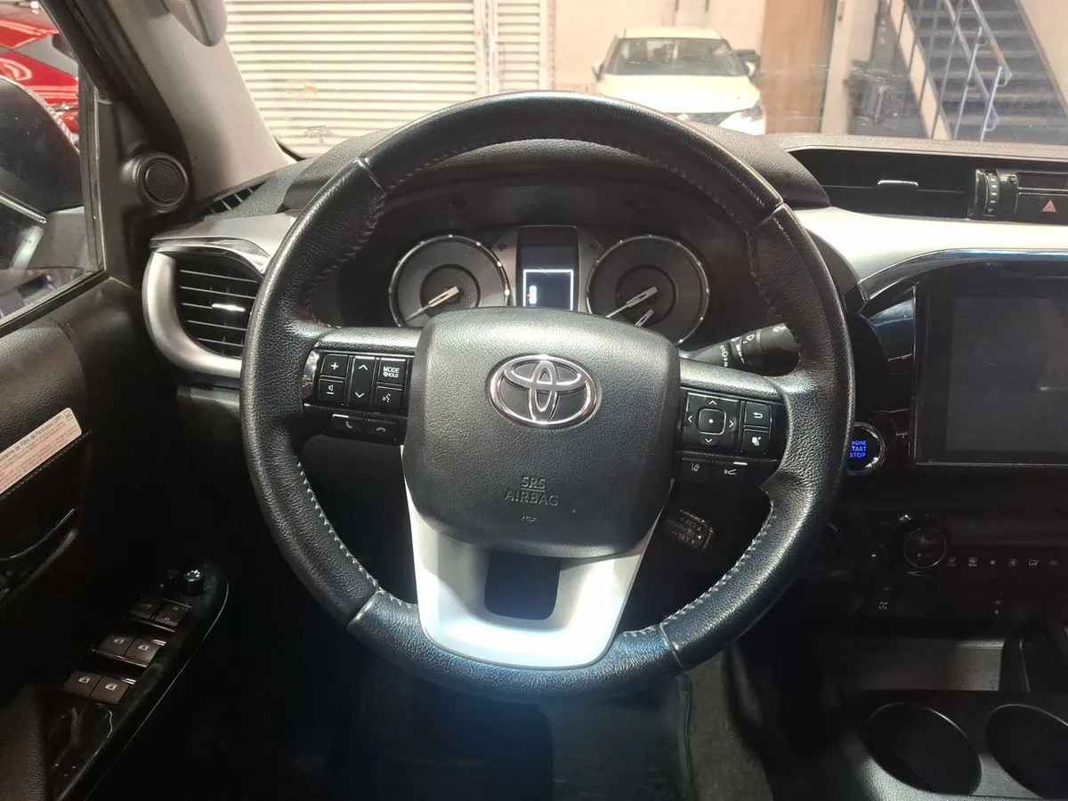 Toyota Hilux 2.8 Srv Diesel 4x4 Dob. Cab. At 4p año 2024