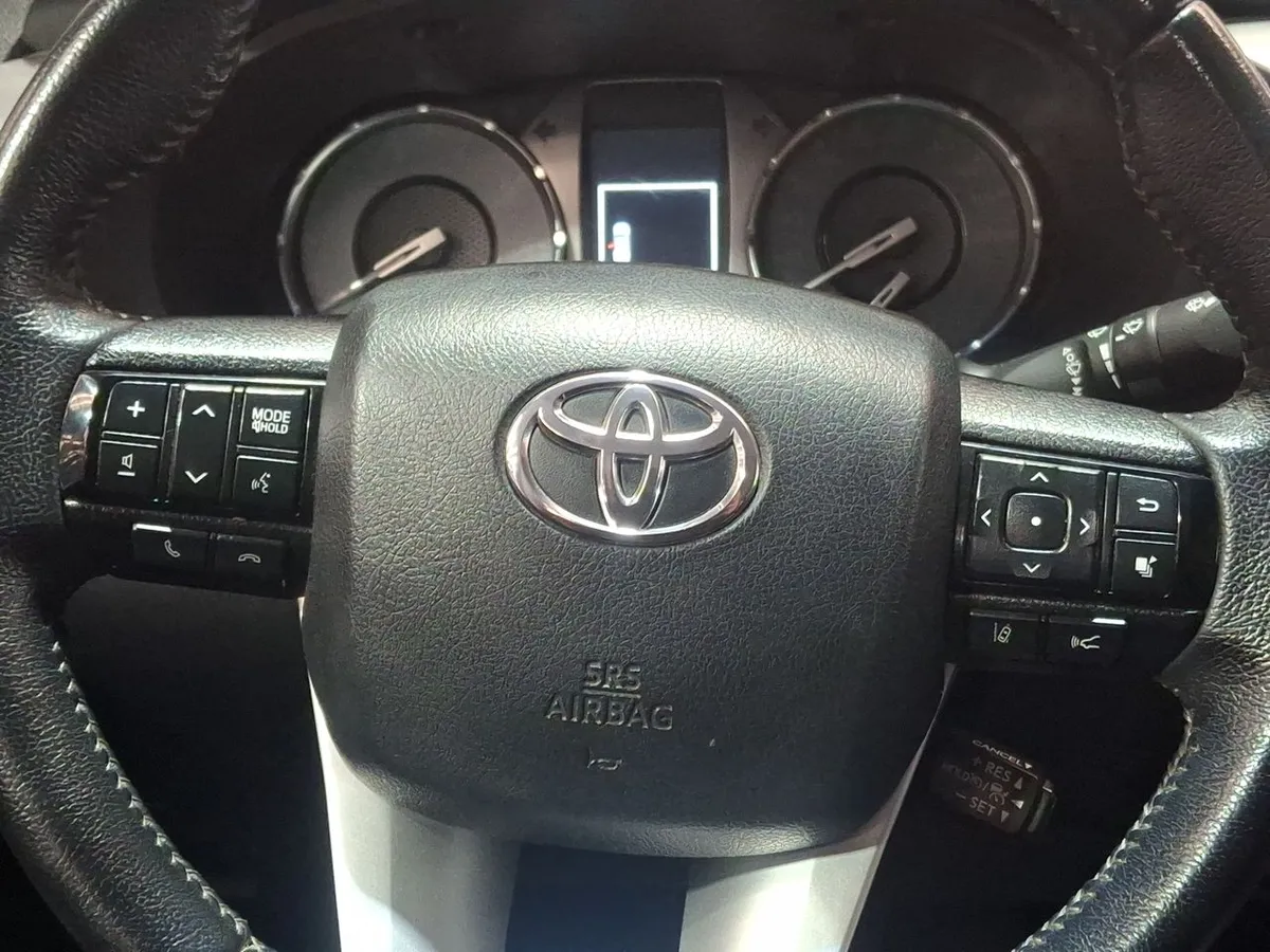 Toyota Hilux 2.8 Srv Diesel 4x4 Dob. Cab. At 4p año 2024