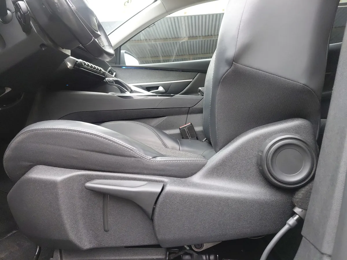 Peugeot 3008 1.6 Allure Blue-Hdi Diesel 4x2 120hp Eat6 5p año 2018