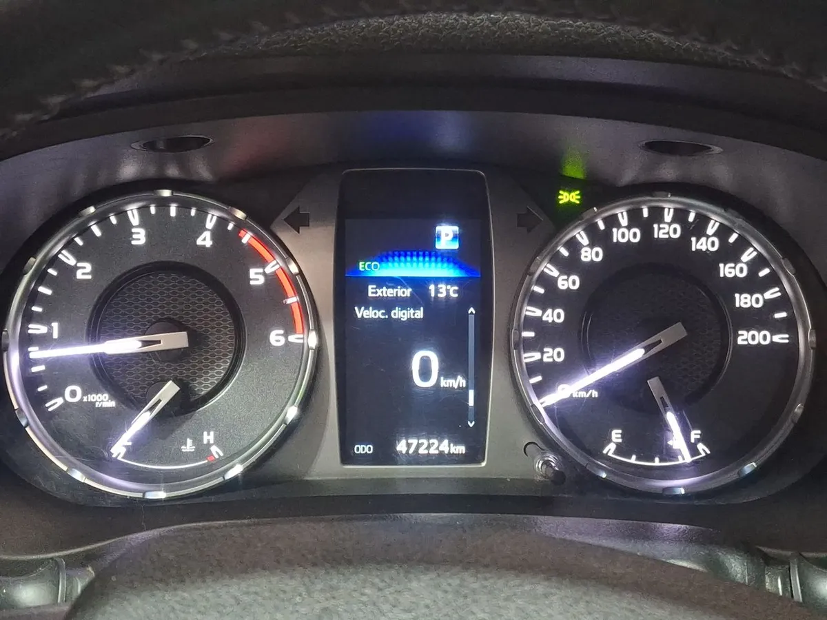Toyota Hilux 2.8 Srv Diesel 4x4 Dob. Cab. At 4p año 2024