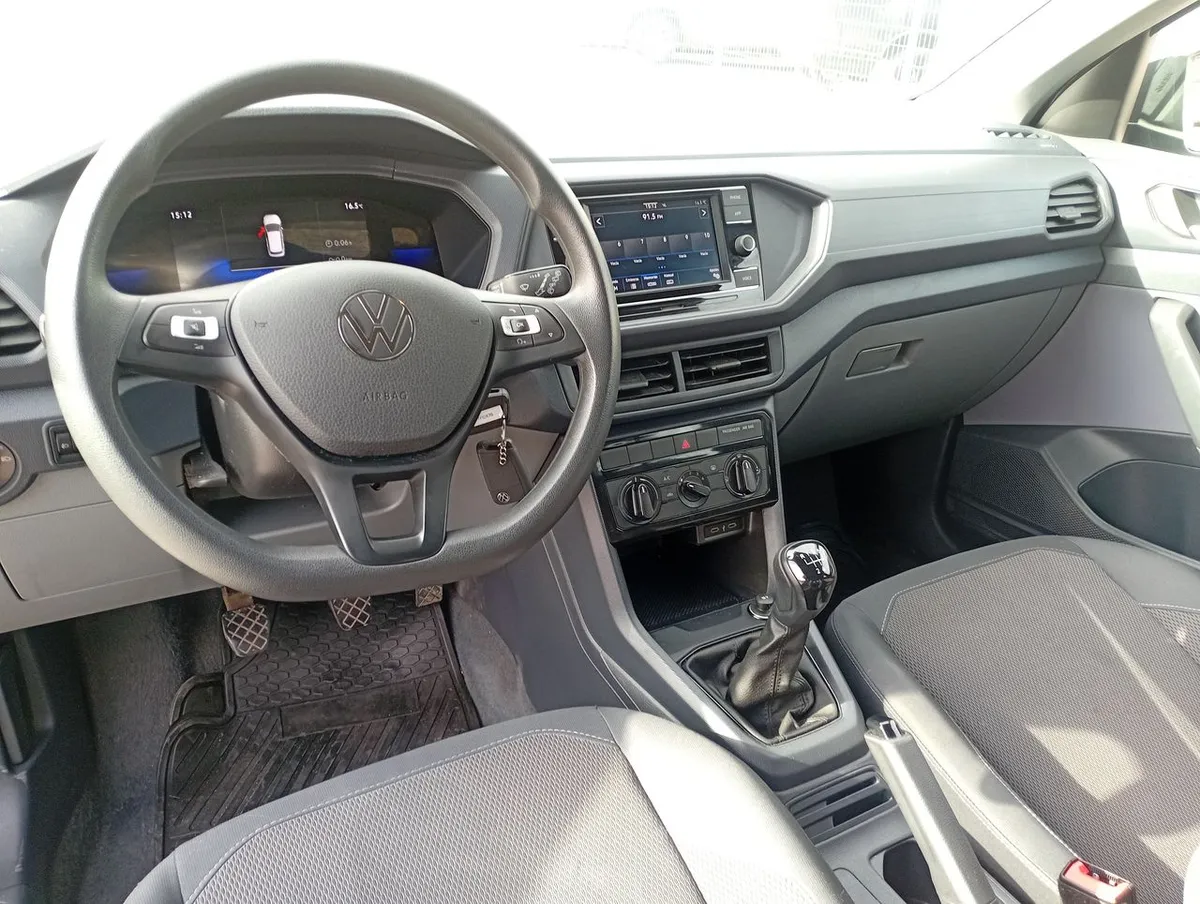 Volkswagen T-Cross 1.0 Tsi Trendline 4x2 5mt 5p año 2024