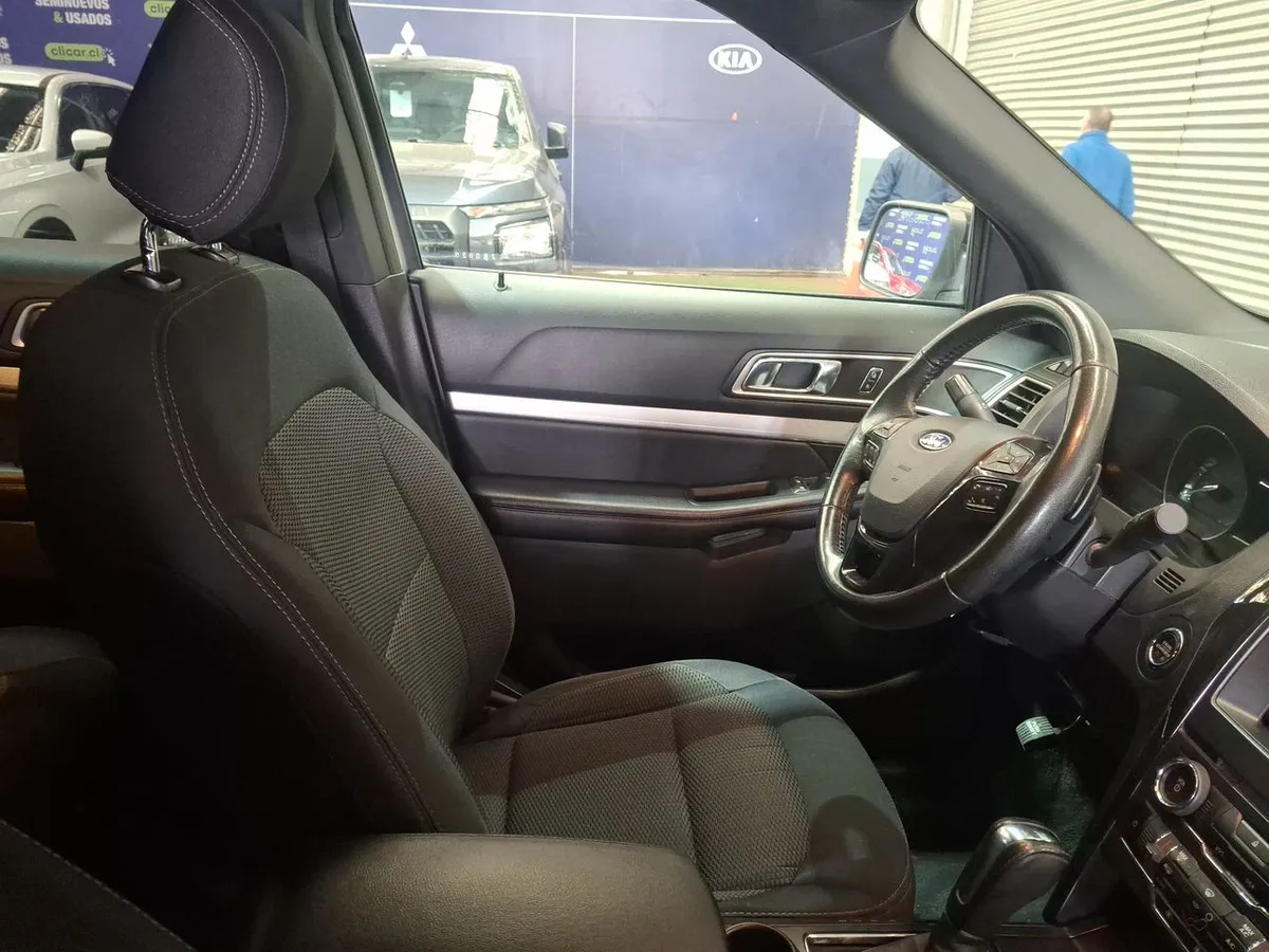 Ford Explorer 3.5 Xlt 4x2 3 Corridas At 5p año 2017